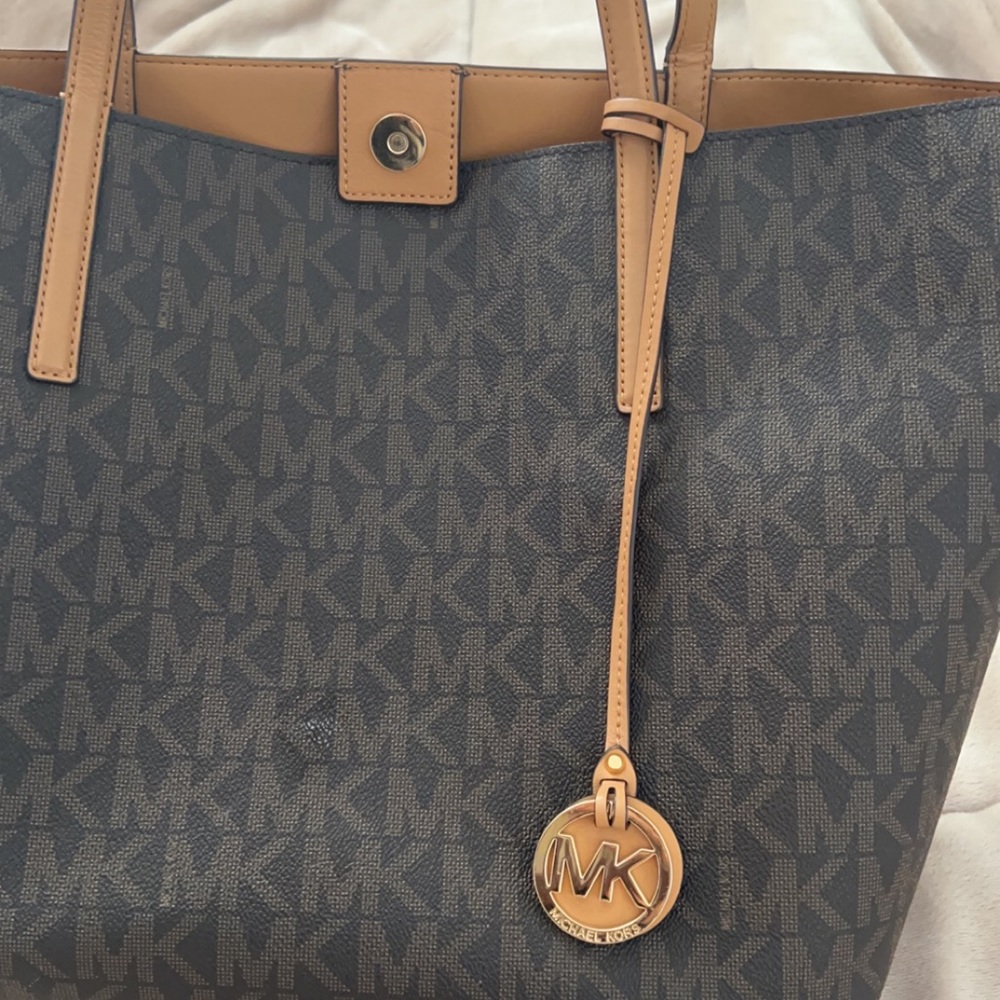 Michael Kors Jet Set Tote